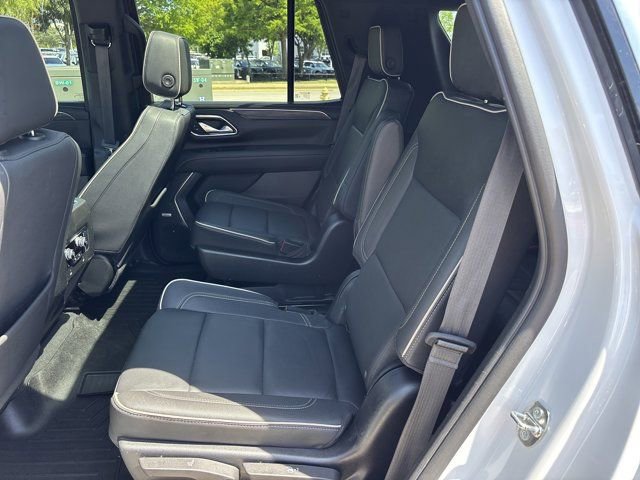 Used 2023 GMC Yukon SLT w/ SLT Premium Package AWD/4WD image 18