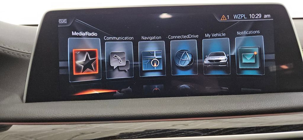 Used 2017 BMW 750i xDrive image 37