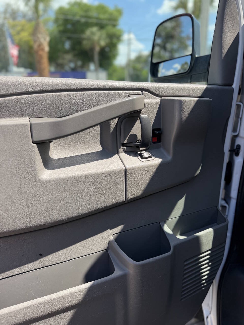 Used 2020 Chevrolet Express 2500 w/ Driver Convenience Package RWD image 20