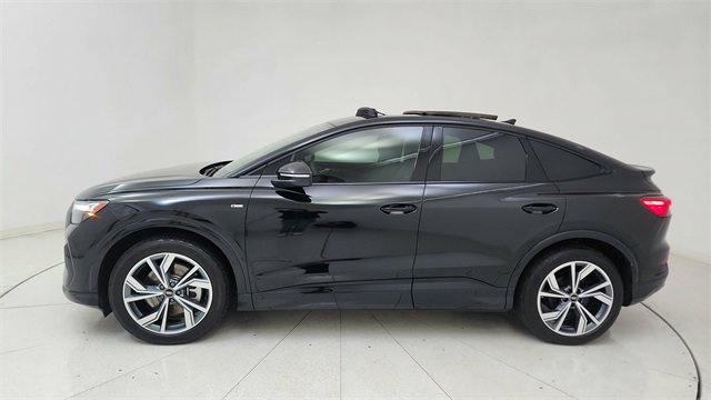 Used 2025 Audi Q4 e-tron Premium w/ Convenience Package image 3