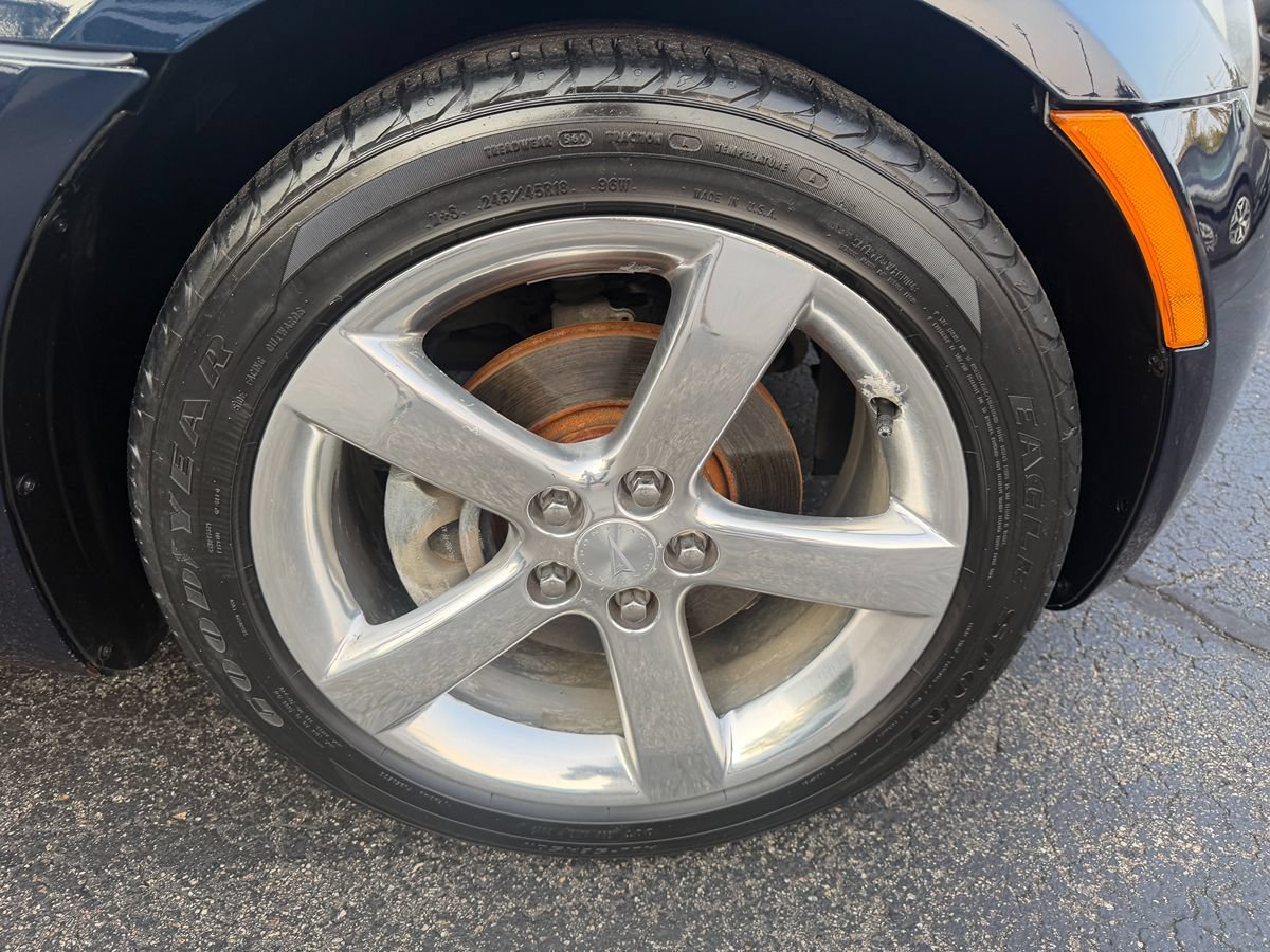 Used 2006 Pontiac Solstice Convertible w/ Premium Package RWD image 26