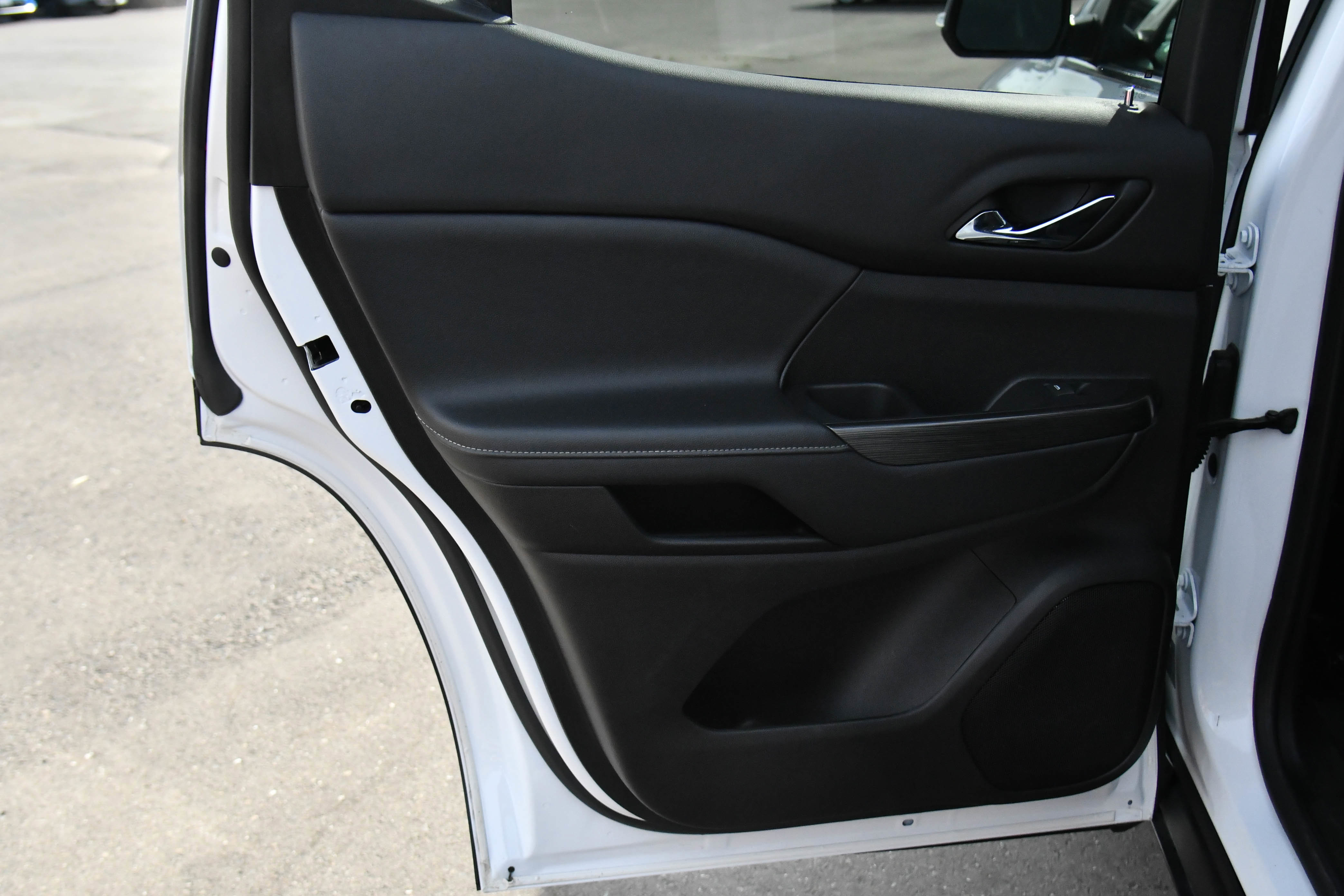 Used 2023 GMC Acadia SLT image 35