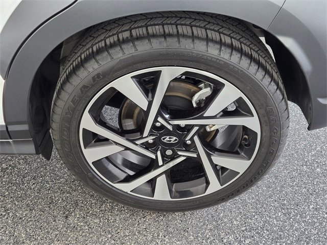 Used 2022 Hyundai Kona Limited image 9