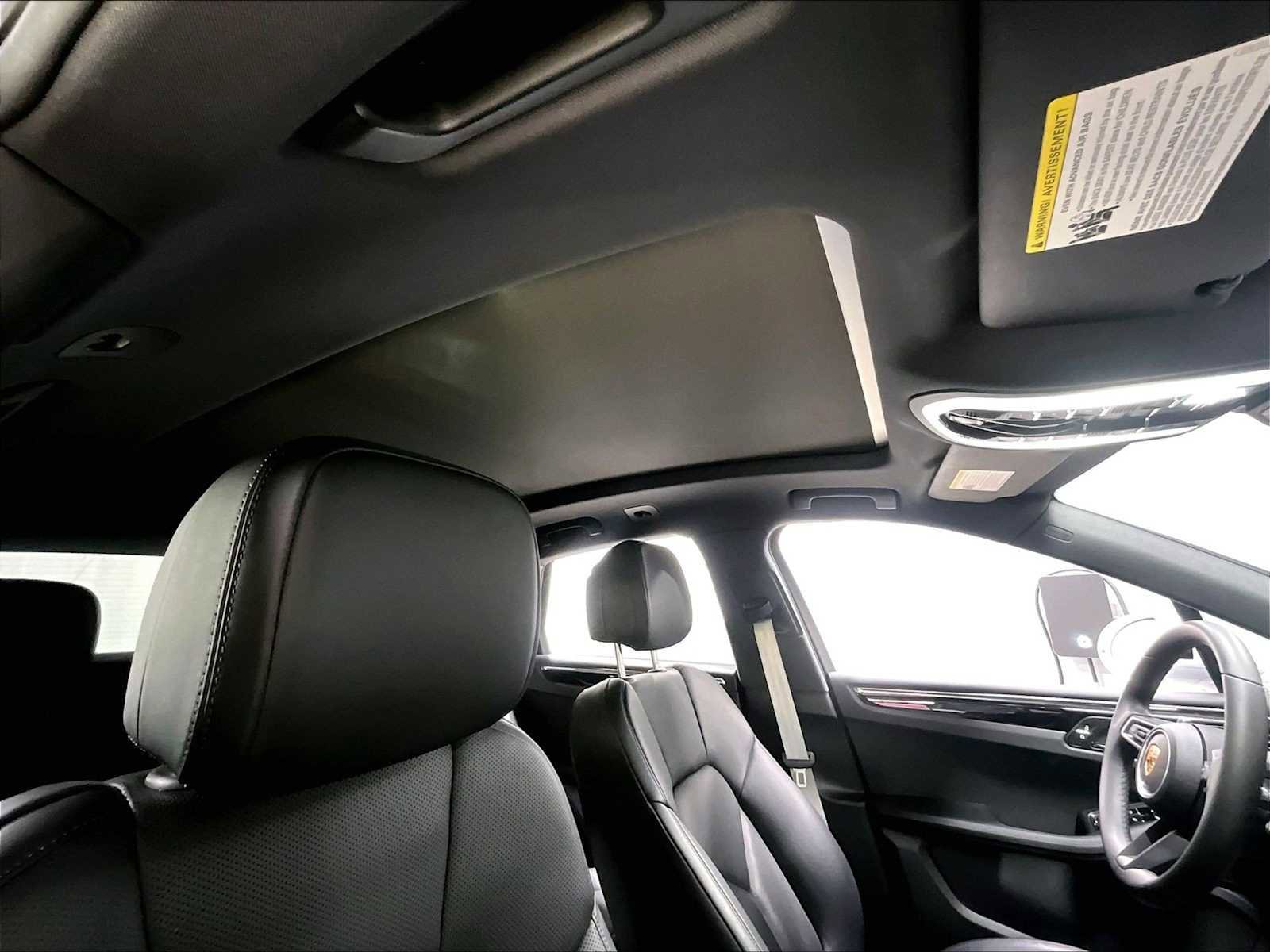 Used 2025 Porsche Macan image 26