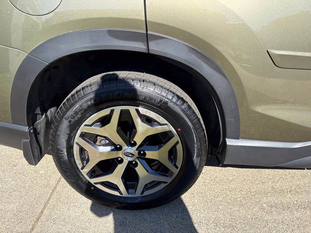 Used 2022 Subaru Forester Premium AWD/4WD image 11