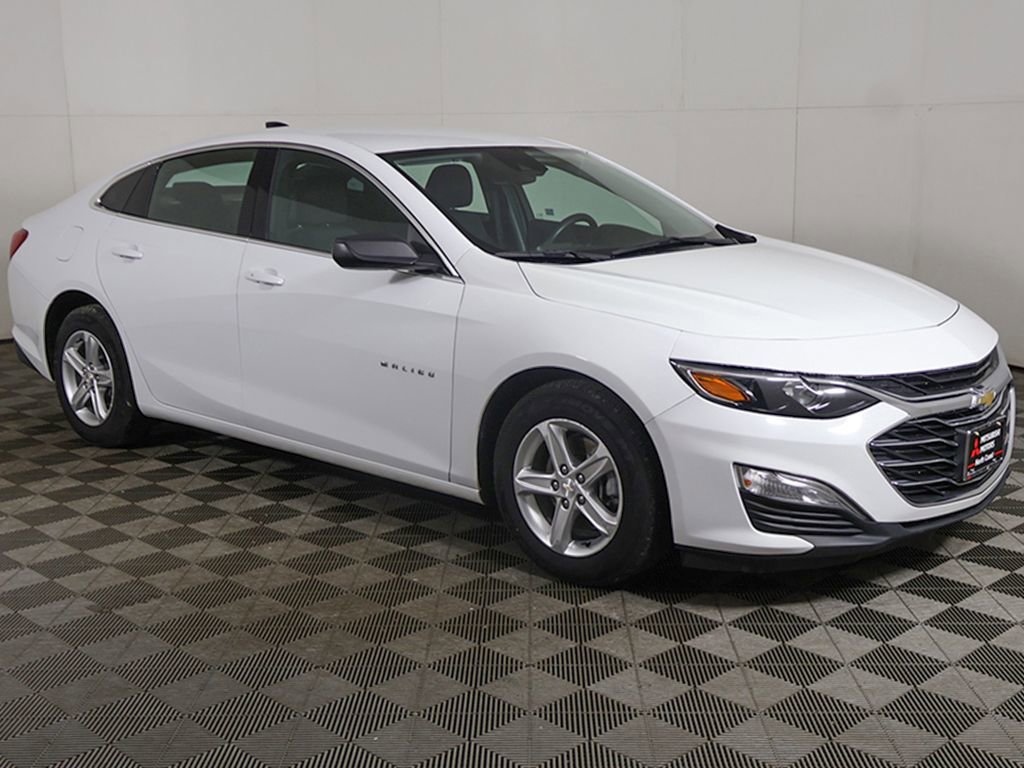 Used 2023 Chevrolet Malibu LS FWD image 2