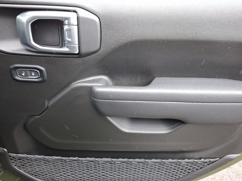 Used 2024 Jeep Wrangler Unlimited AWD/4WD image 10
