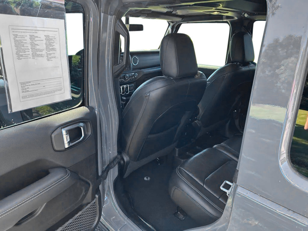 Used 2019 Jeep Wrangler Unlimited Sahara w/ Dual Top Group AWD/4WD image 26