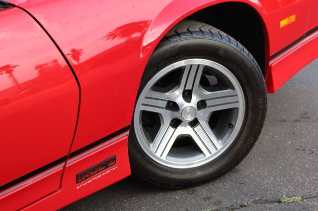 Used 1990 Chevrolet Camaro IROC-Z RWD image 52