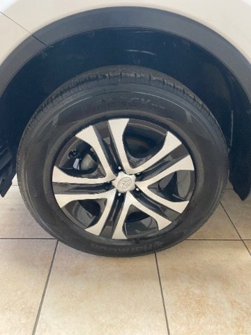 Used 2017 Toyota RAV4 LE image 28