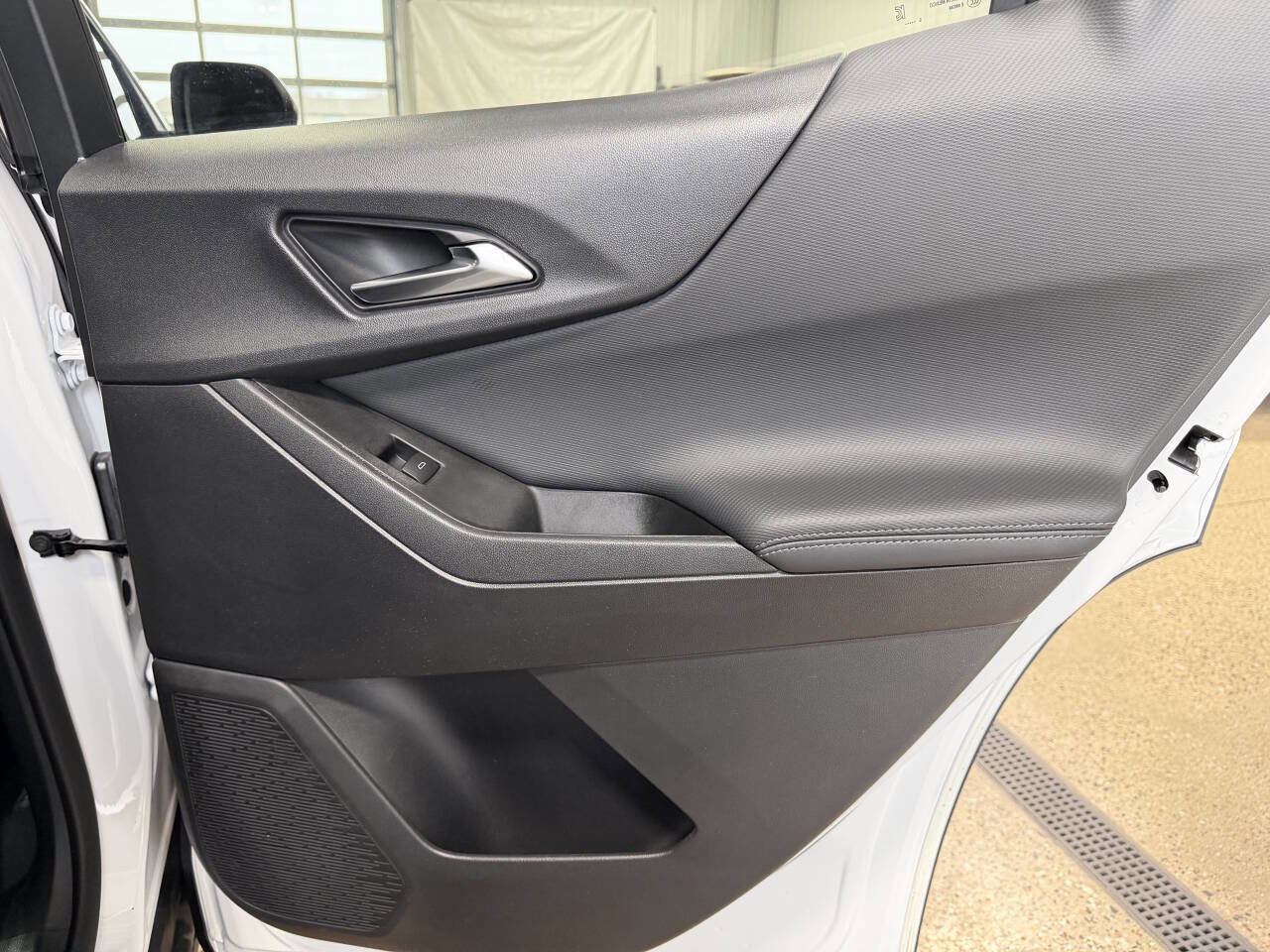 Used 2026 Chevrolet Equinox LT w/ Midnight Edition image 33