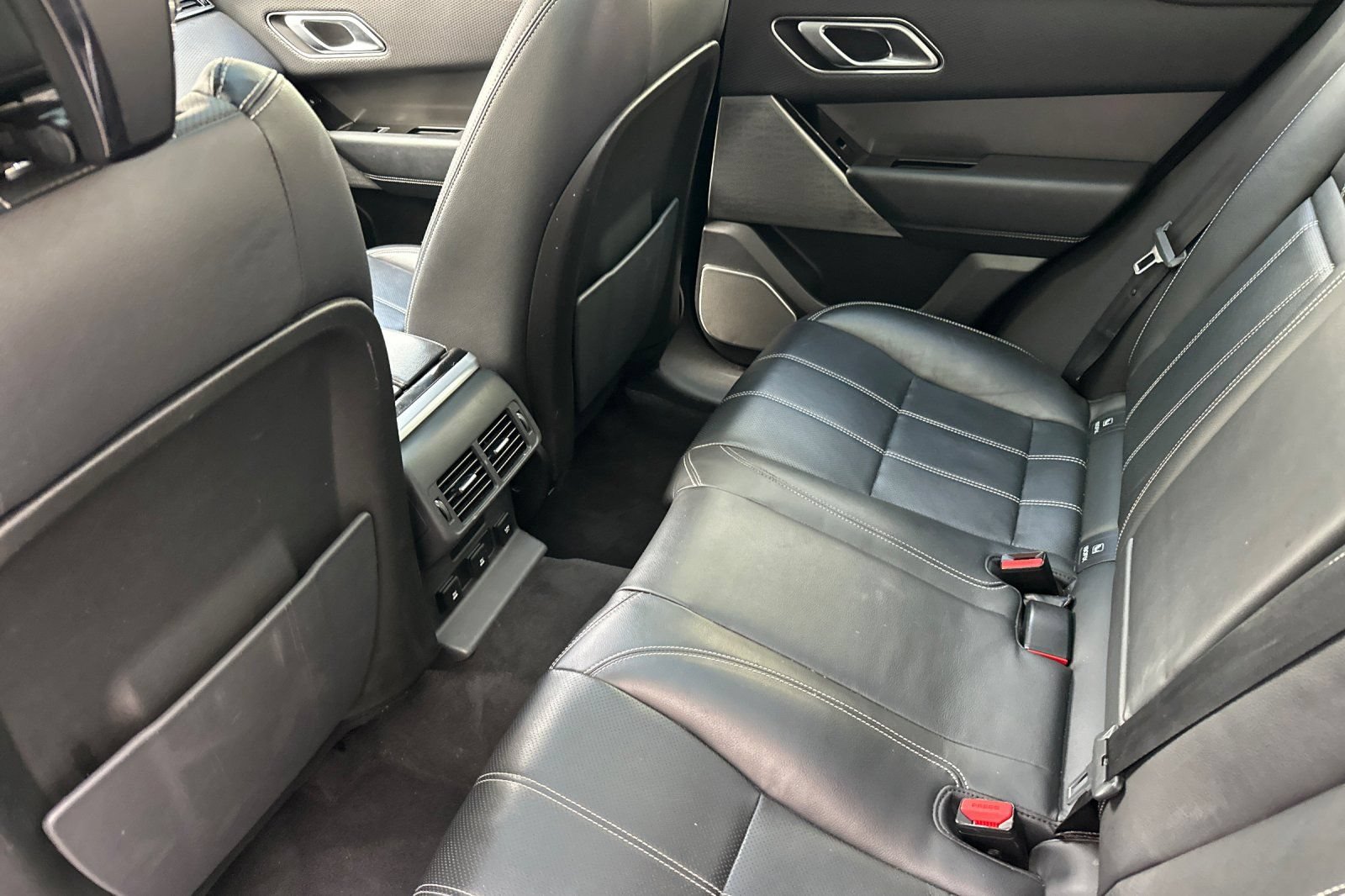 Used 2020 Land Rover Range Rover Velar S AWD/4WD image 14