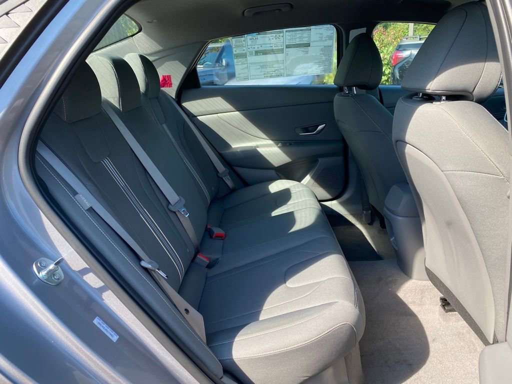 New 2025 Hyundai Elantra SEL FWD image 31