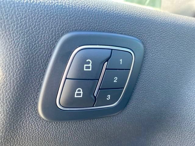 Used 2024 Ford Escape Platinum w/ Premium Technology Package AWD/4WD image 33