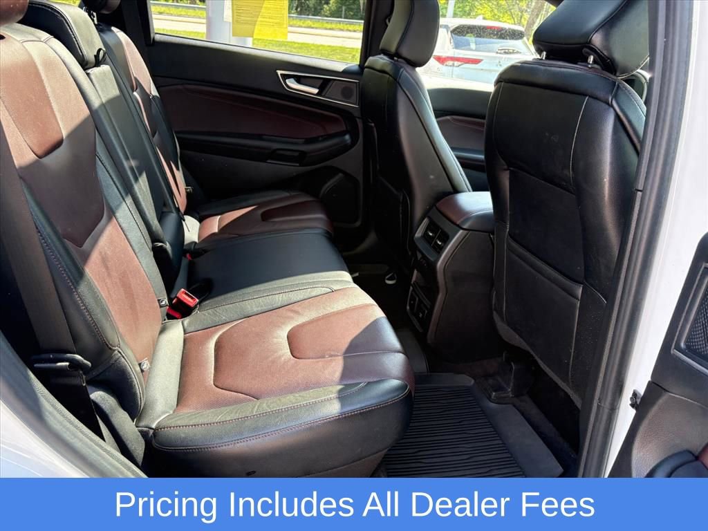 Used 2020 Ford Edge Titanium w/ Equipment Group 301A AWD/4WD image 19