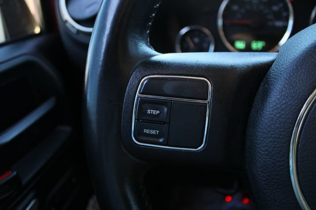 Used 2018 Jeep Wrangler Unlimited Sahara AWD/4WD image 5
