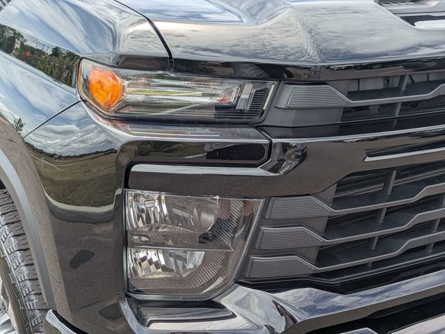 Used 2025 Chevrolet Silverado 2500 Custom AWD/4WD image 9