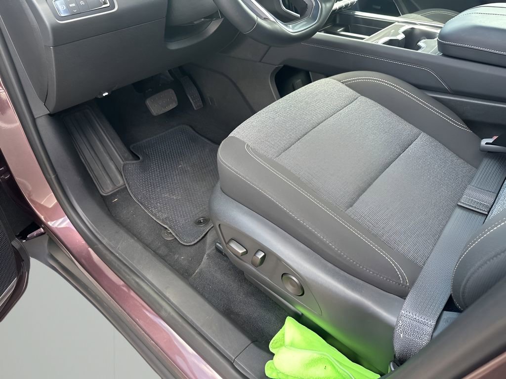 Used 2025 GMC Acadia Elevation image 28