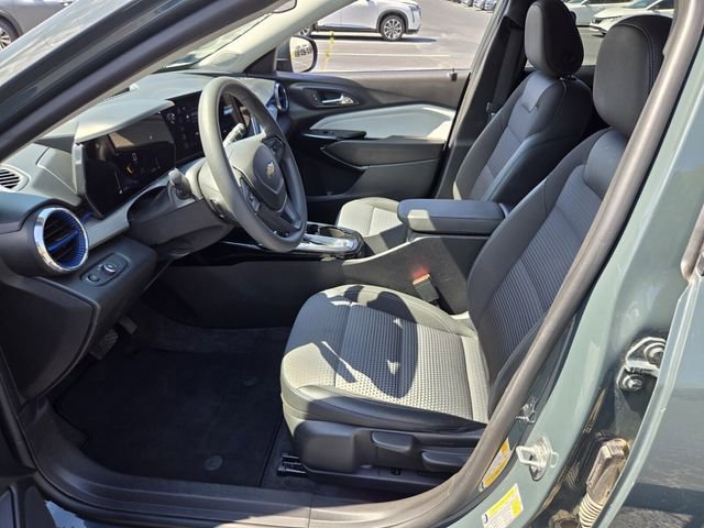 Used 2025 Chevrolet Trax LT image 10