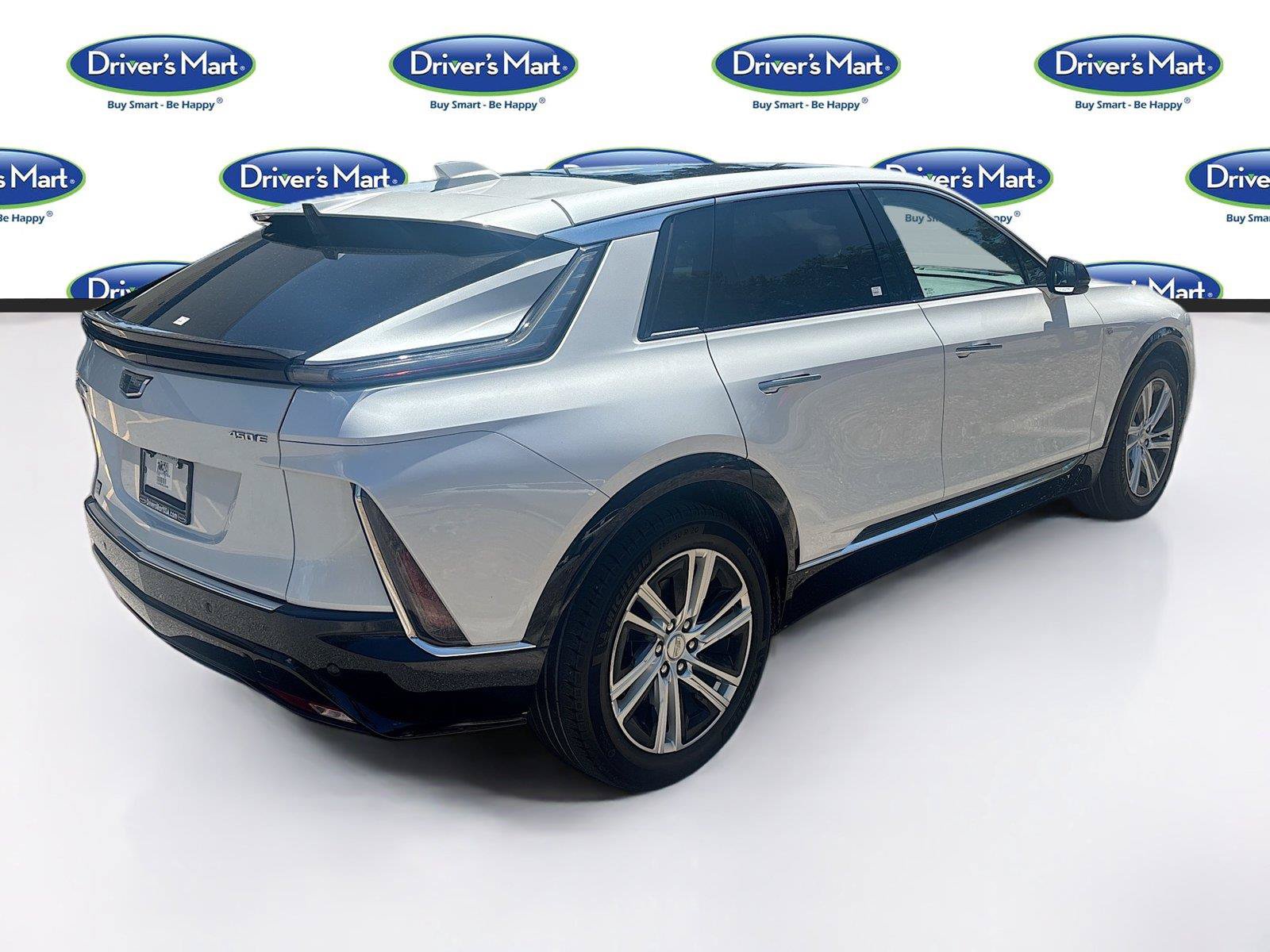 Used 2024 Cadillac Lyriq Tech RWD image 7