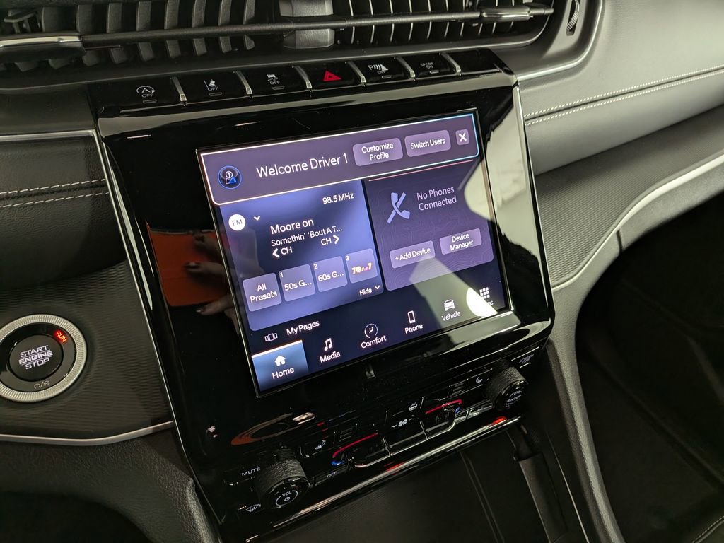 New 2025 Jeep Grand Cherokee Altitude image 26