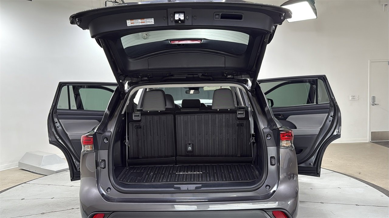 Certified 2024 Toyota Highlander LE image 16