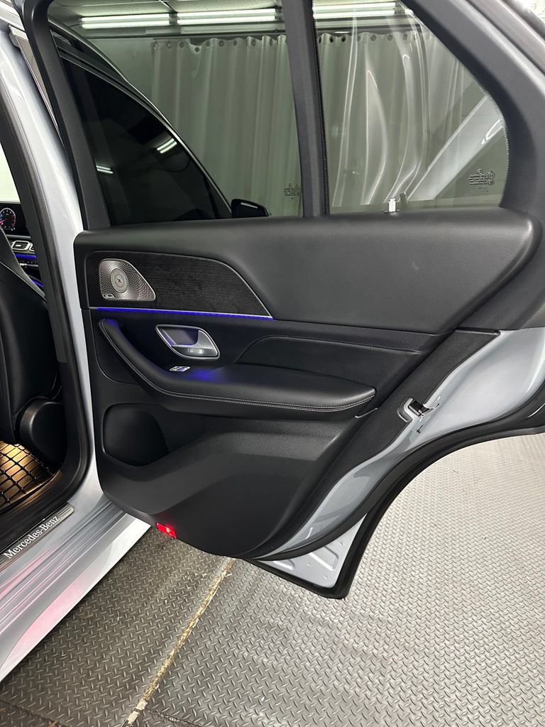 Used 2024 Mercedes-Benz GLE 450 4MATIC w/ AMG Line Exterior image 27