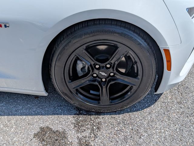 Used 2018 Chevrolet Camaro LT RWD image 19