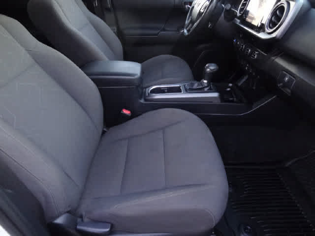 Used 2018 Toyota Tacoma TRD Sport AWD/4WD image 15