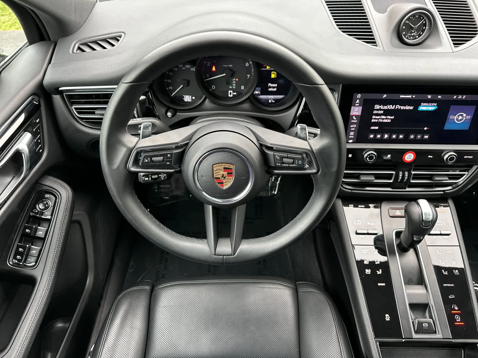 Certified 2025 Porsche Macan AWD/4WD image 15