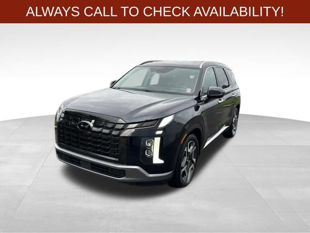 Used 2023 Hyundai Palisade Limited w/ Winter Package FWD image 3