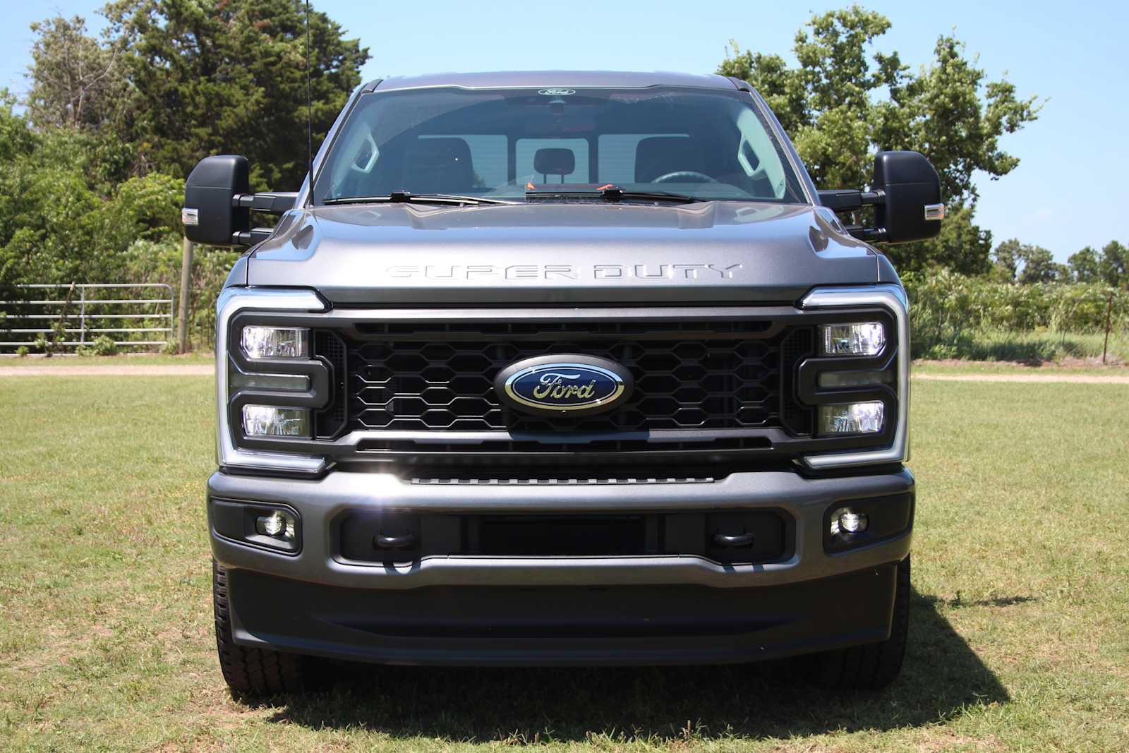 Used 2025 Ford F250 XL w/ STX Appearance Package AWD/4WD image 3