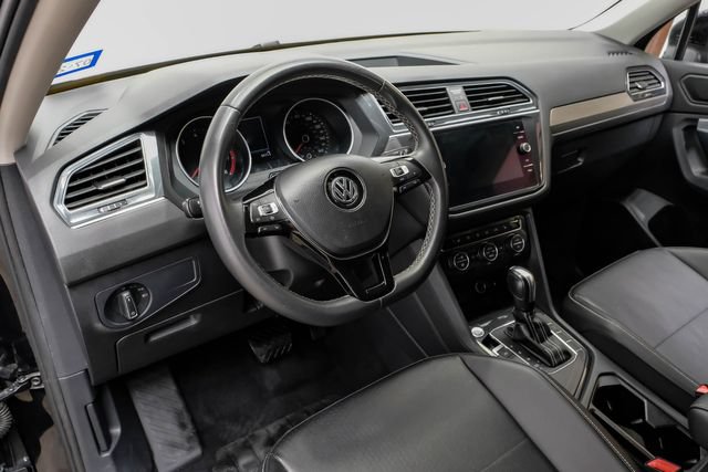 Used 2021 Volkswagen Tiguan SEL FWD image 3