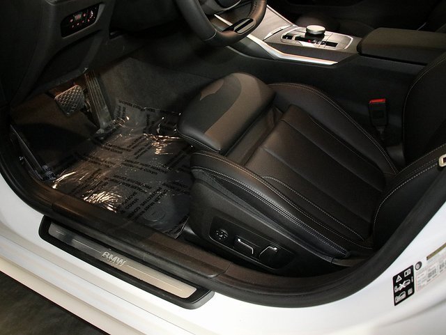 Used 2025 BMW 330i xDrive Sedan image 24