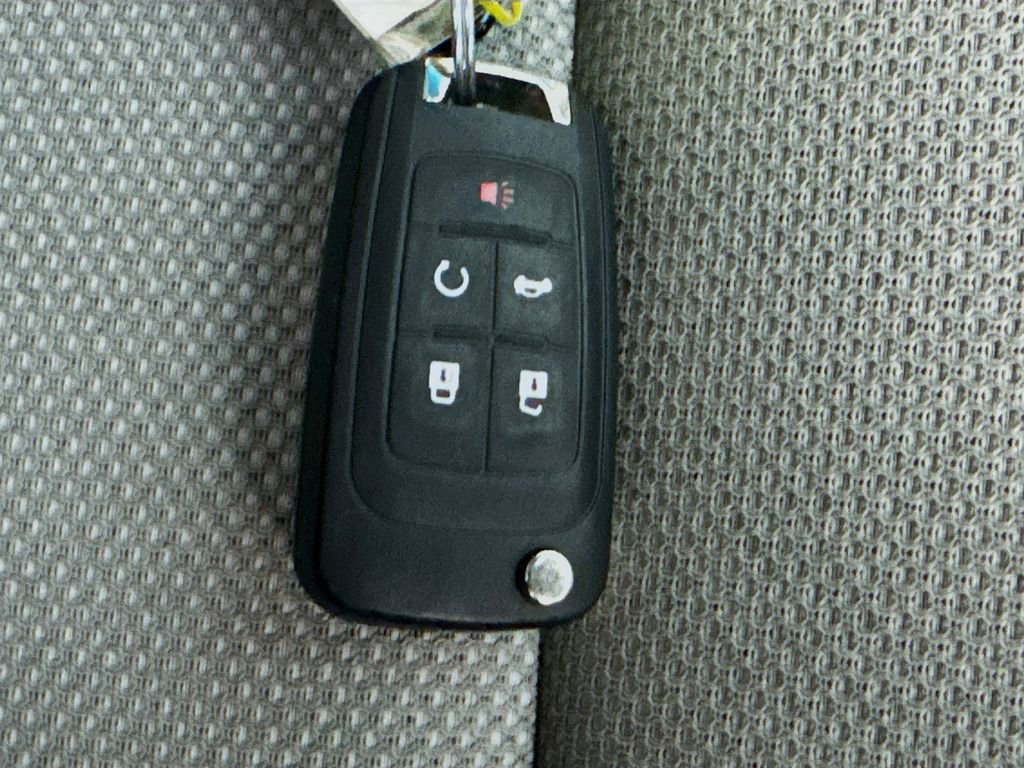 Used 2013 Chevrolet Cruze LS FWD image 33