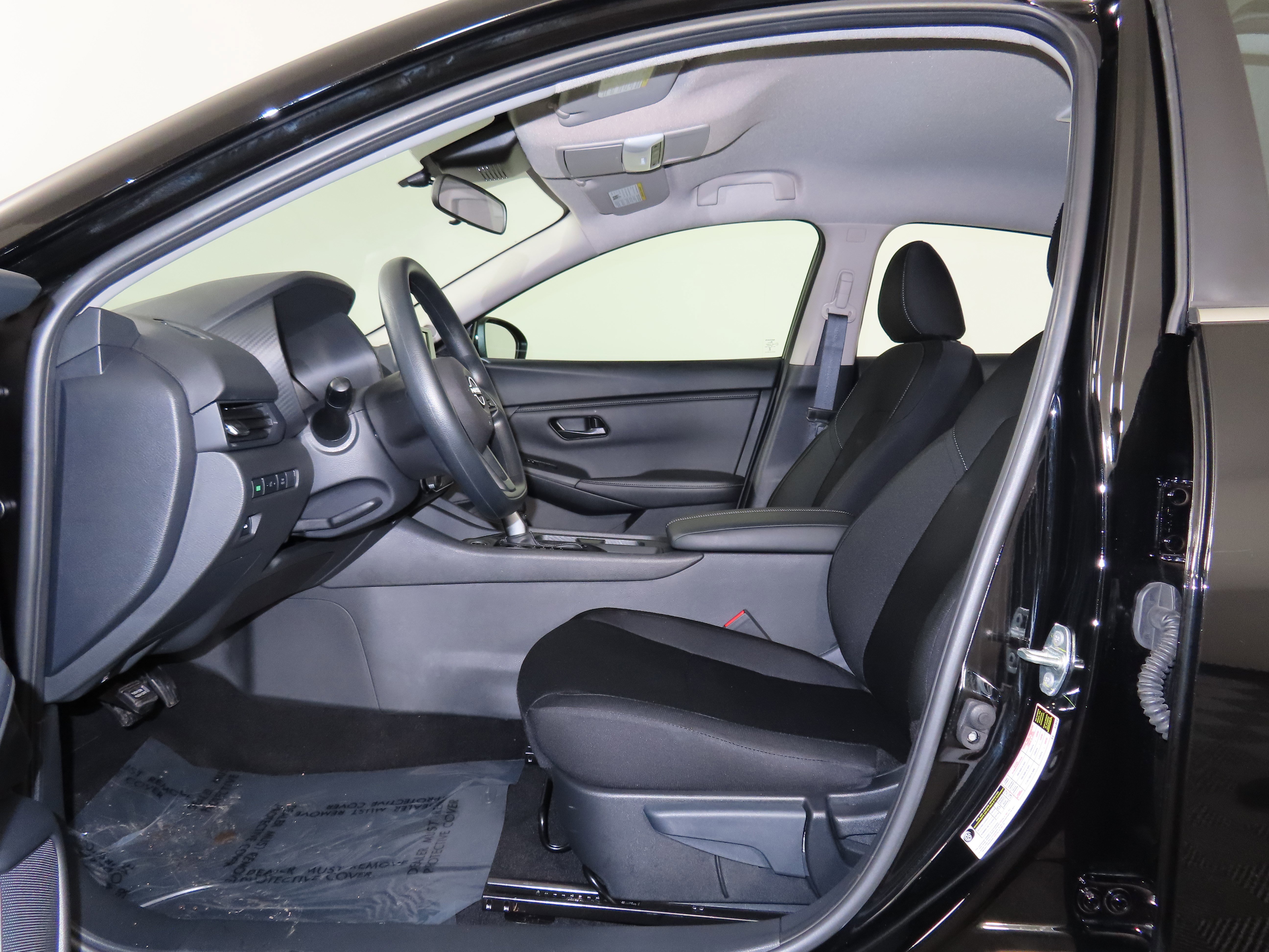 Used 2025 Nissan Sentra S image 4