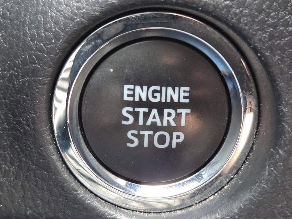 Used 2024 Toyota RAV4 XLE FWD image 32
