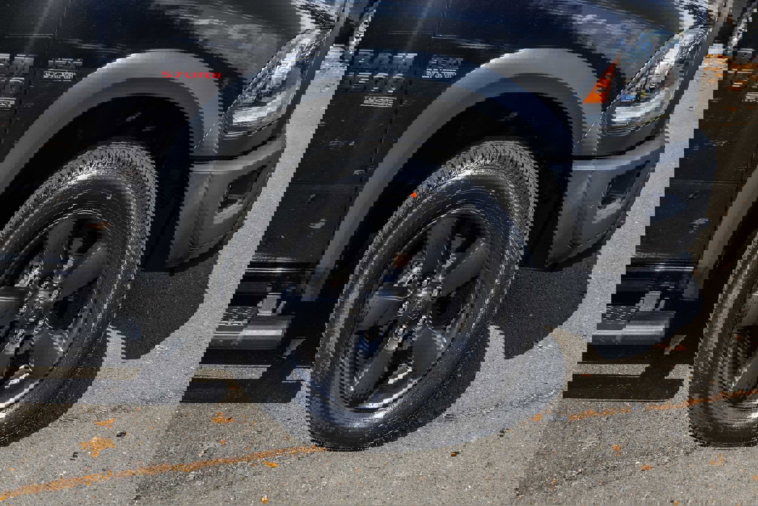 Used 2020 RAM 1500 Classic Warlock w/ Luxury Group image 7