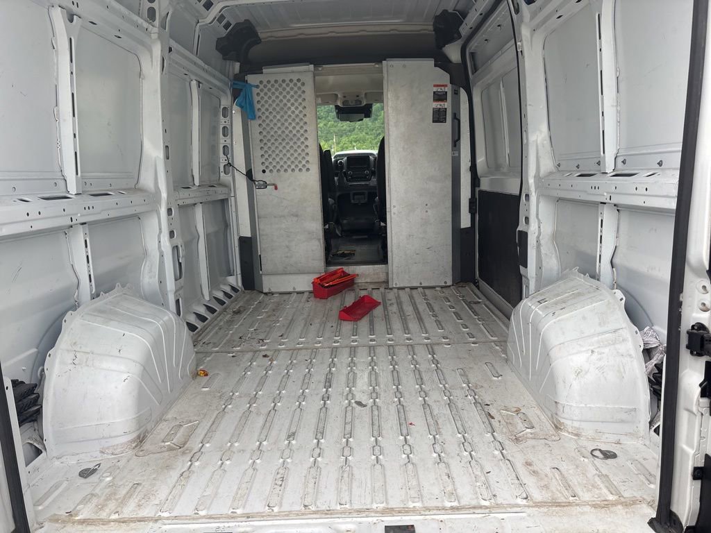 Used 2025 RAM ProMaster 2500 w/ Safety Group FWD image 13