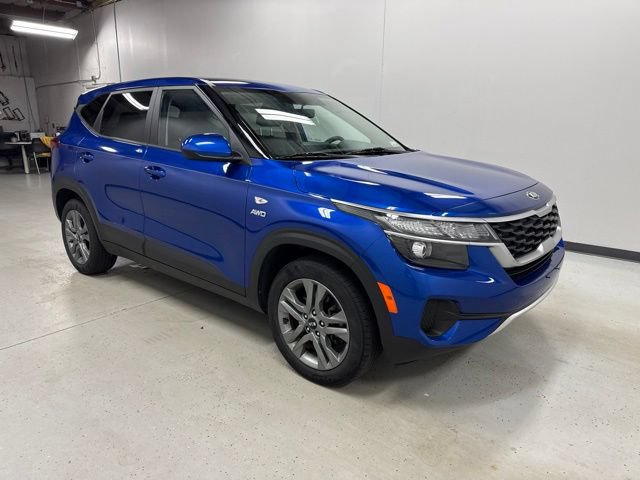Used 2021 Kia Seltos LX AWD/4WD image 3