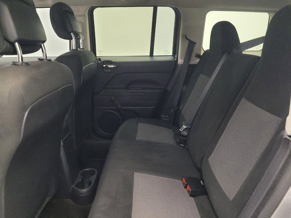 Used 2017 Jeep Patriot Sport FWD image 18