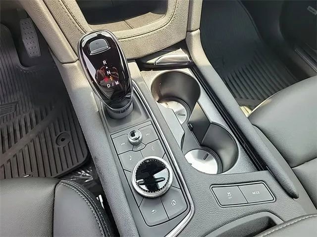 New 2024 Cadillac XT5 Luxury image 16