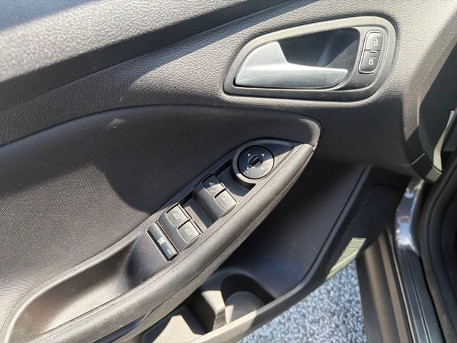 Used 2018 Ford Focus SE FWD image 11