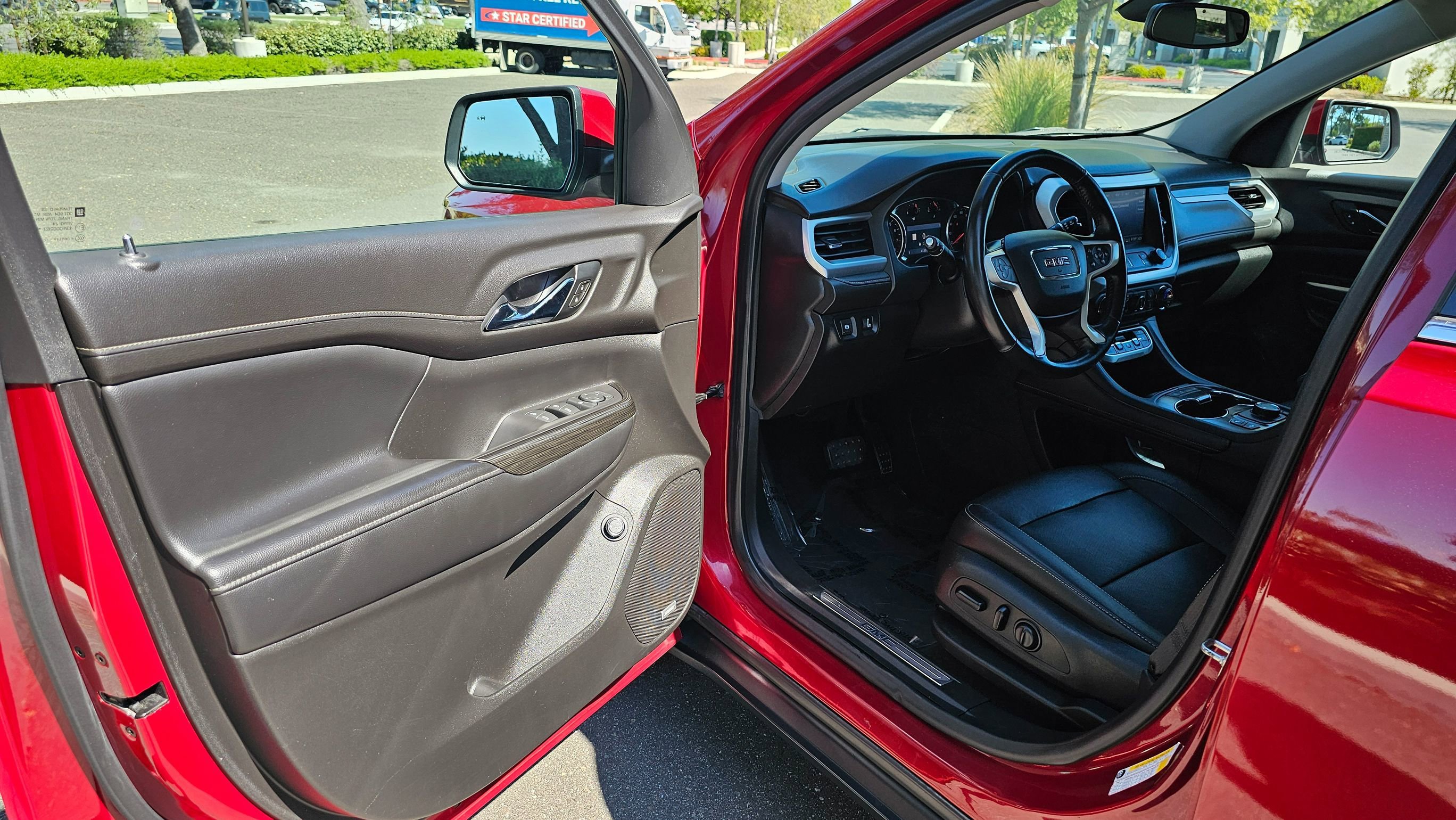 Used 2020 GMC Acadia SLT image 12