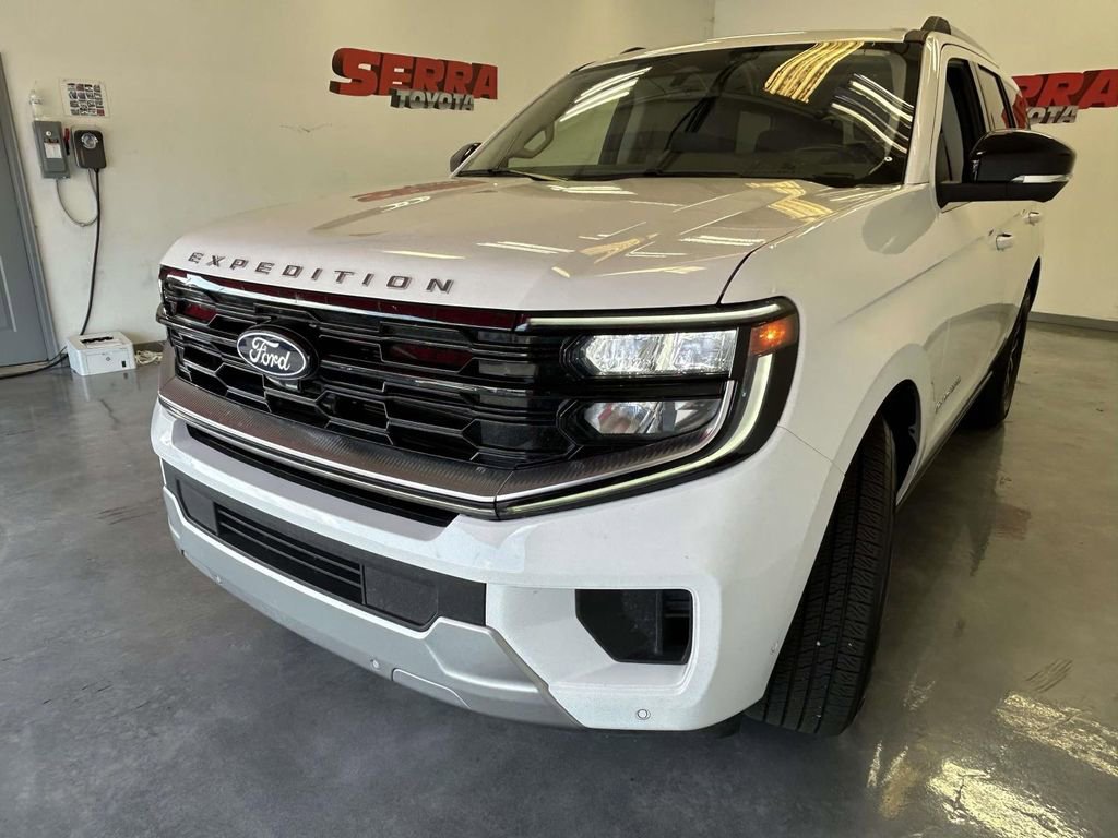 Used 2025 Ford Expedition Platinum AWD/4WD image 7