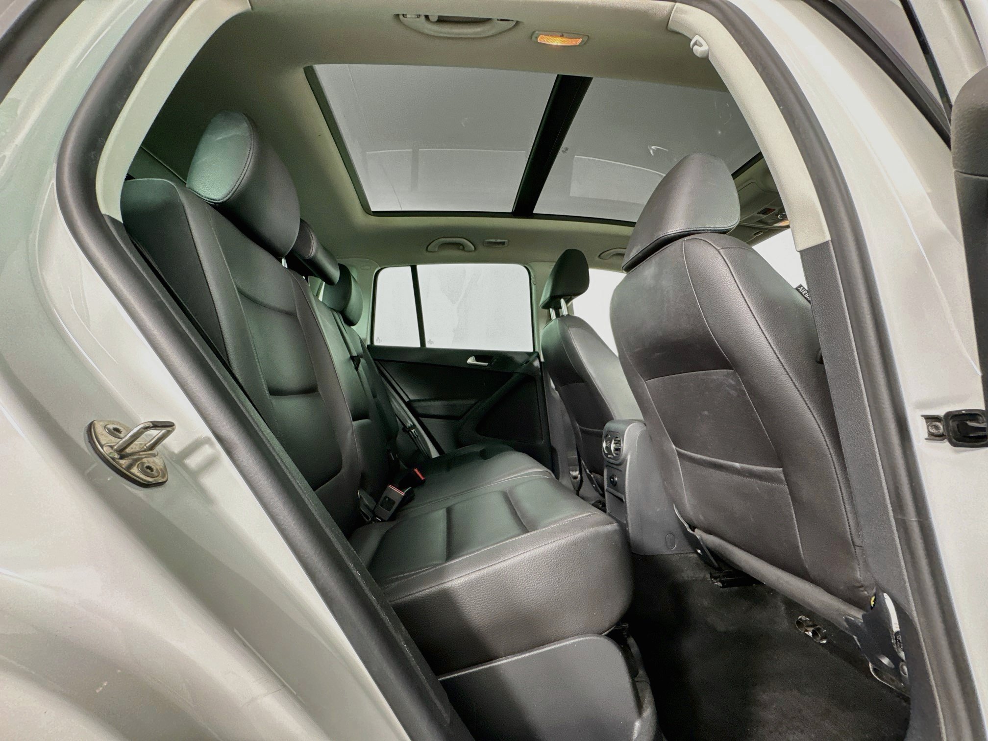 Used 2015 Volkswagen Tiguan SE AWD/4WD image 28