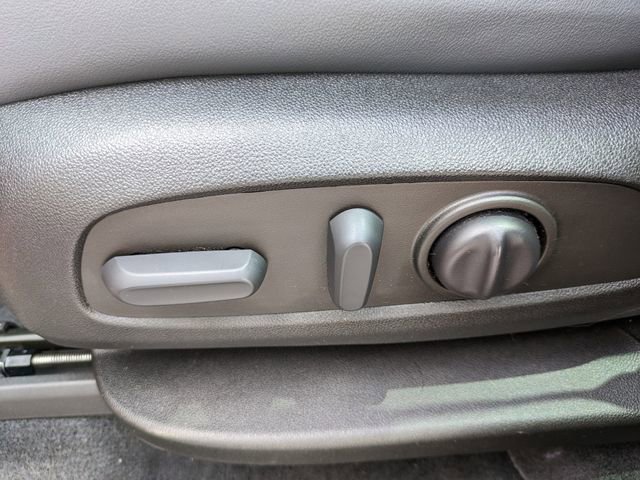 Used 2022 Buick Enclave Essence w/ Sport Touring Edition image 22