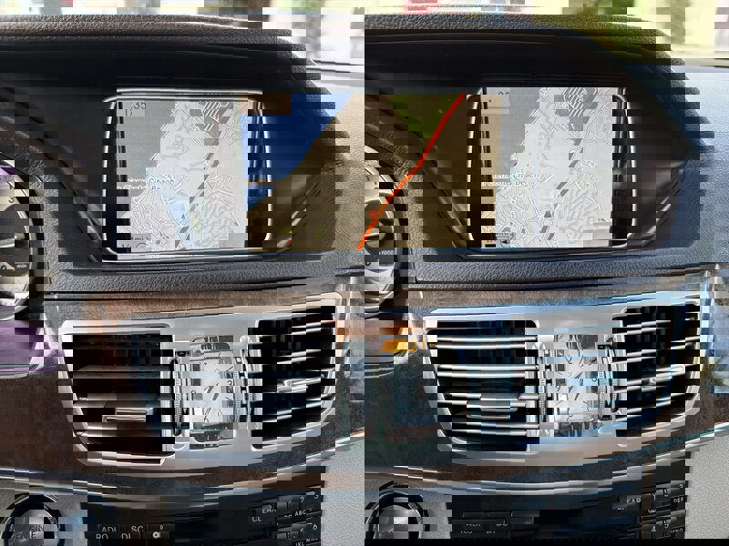 Used 2014 Mercedes-Benz E 250 BlueTEC Sedan image 18