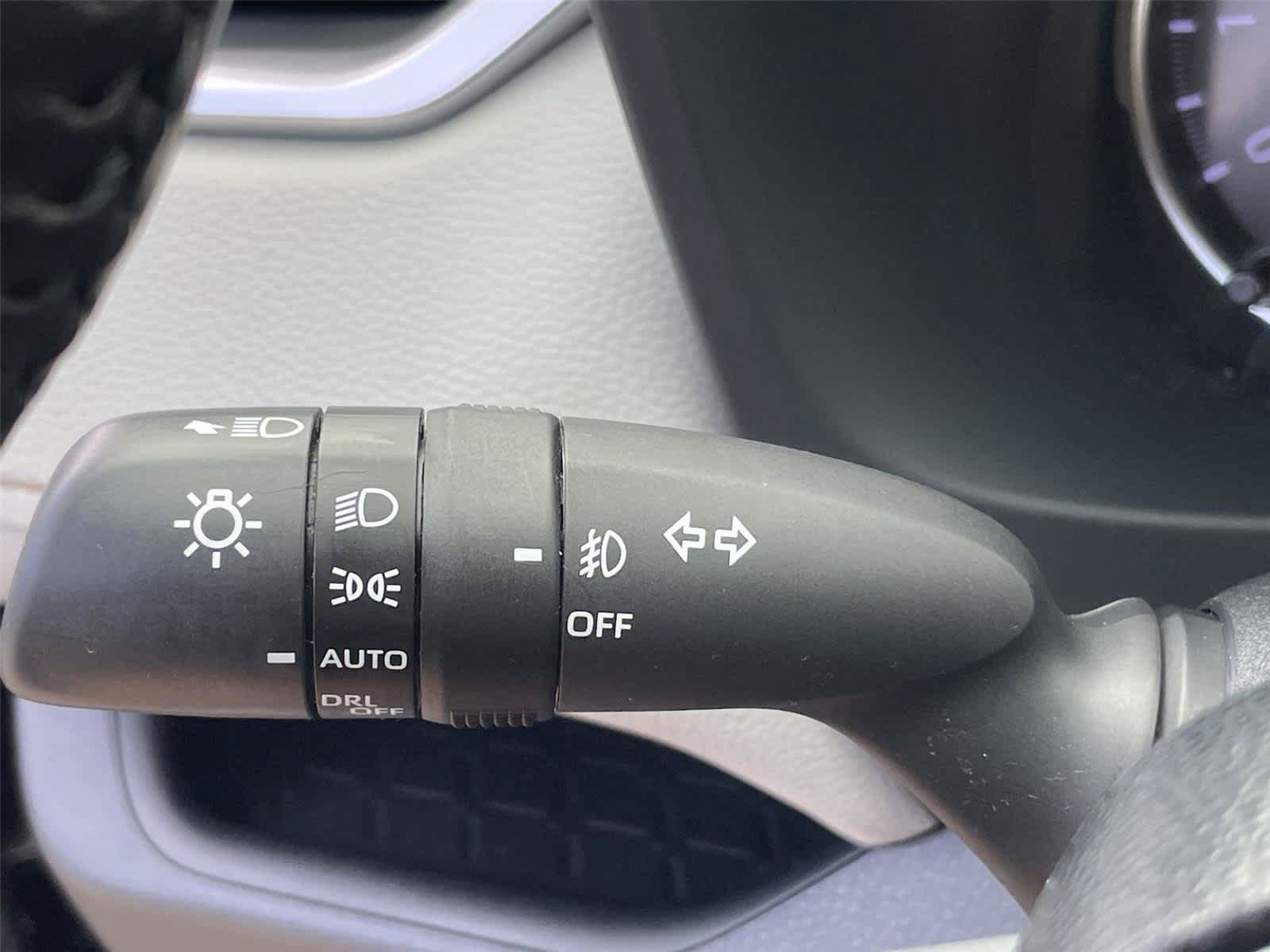 Used 2020 Toyota RAV4 XLE Premium AWD/4WD image 21