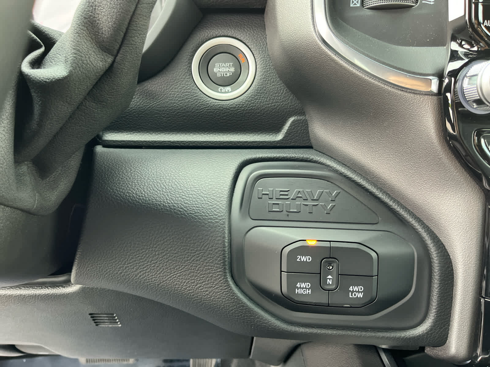 New 2026 RAM 3500 Laramie AWD/4WD image 17